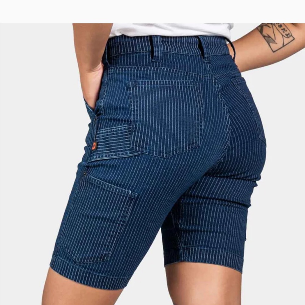 MAVEN SLIM WORK SHORT (Dovetail)
Perfect pair of shorts looks great on everyone